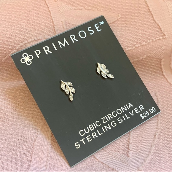 • FINAL PRICE // Sterling Silver Leaf Earrings • - Picture 3 of 13